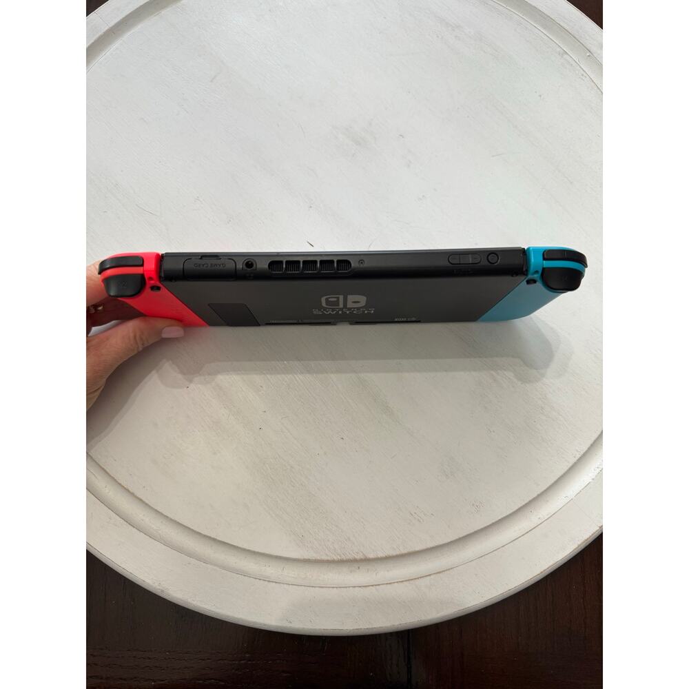 Nintendo Switch 32GB System Console Neon Red & Blue Joy-Cons, Dock Original Box - Picture 5 of 12